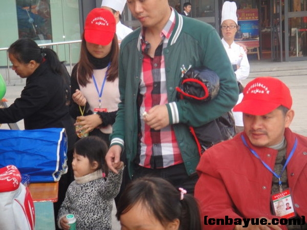 20101205爱在冬天义卖现场38.jpg